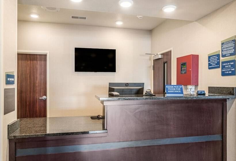 Cobblestone Hotel & Suites   Newport