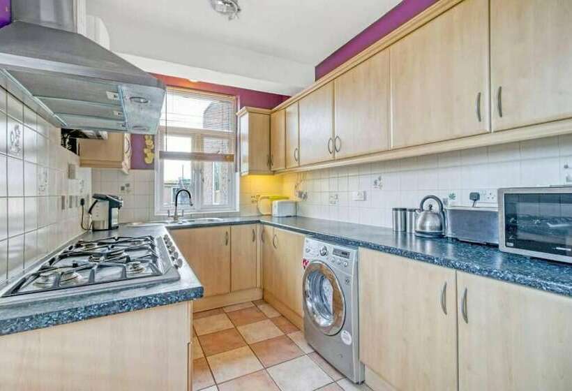 فندق East London House