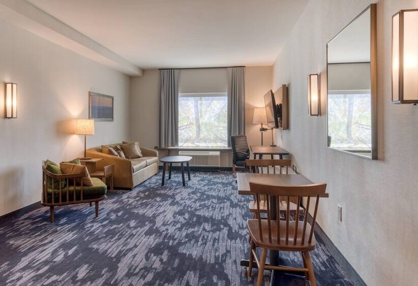 فندق Fairfield Inn & Suites By Marriott Charlotte Belmont