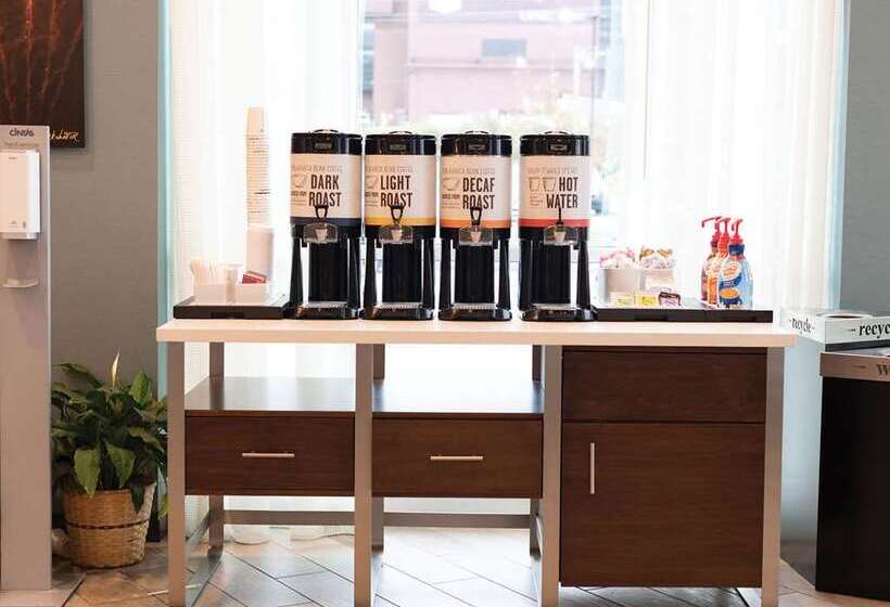 בית מלון כפרי Hampton Inn & Suites Erie Bayfront