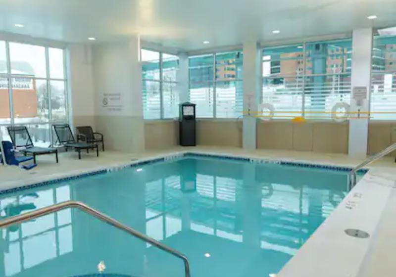 בית מלון כפרי Hampton Inn & Suites Erie Bayfront