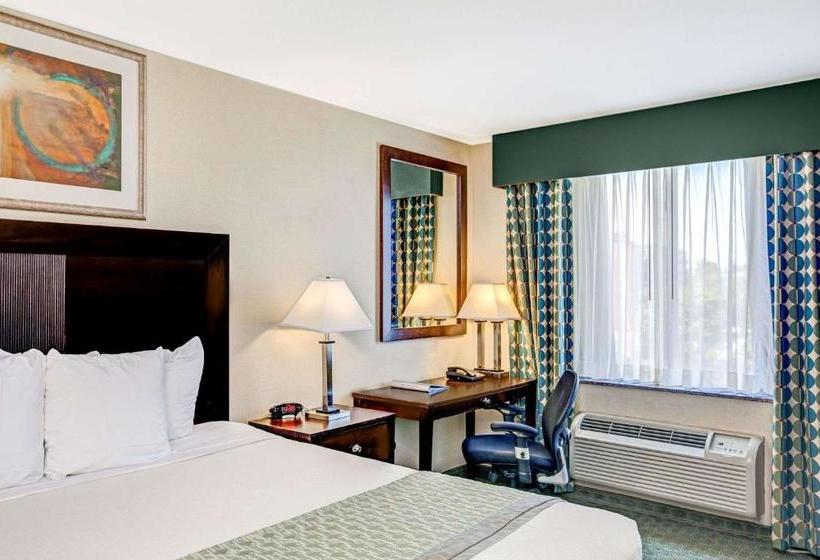 Отель Hillcrest  Near Jfk Air Train