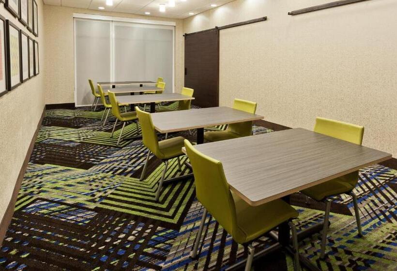 فندق Holiday Inn Express & Suites   Fayetteville, An Ihg