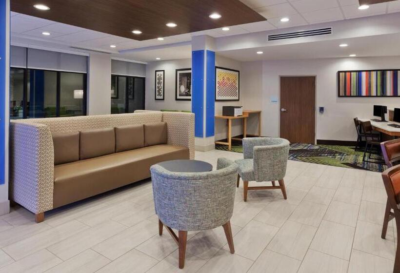 فندق Holiday Inn Express & Suites   Fayetteville, An Ihg