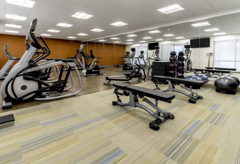 Отель Holiday Inn Express Milwaukee West Allis By Ihg