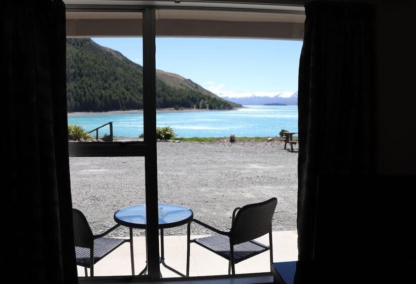 בית מלון כפרי Lakes Edge Holiday Park