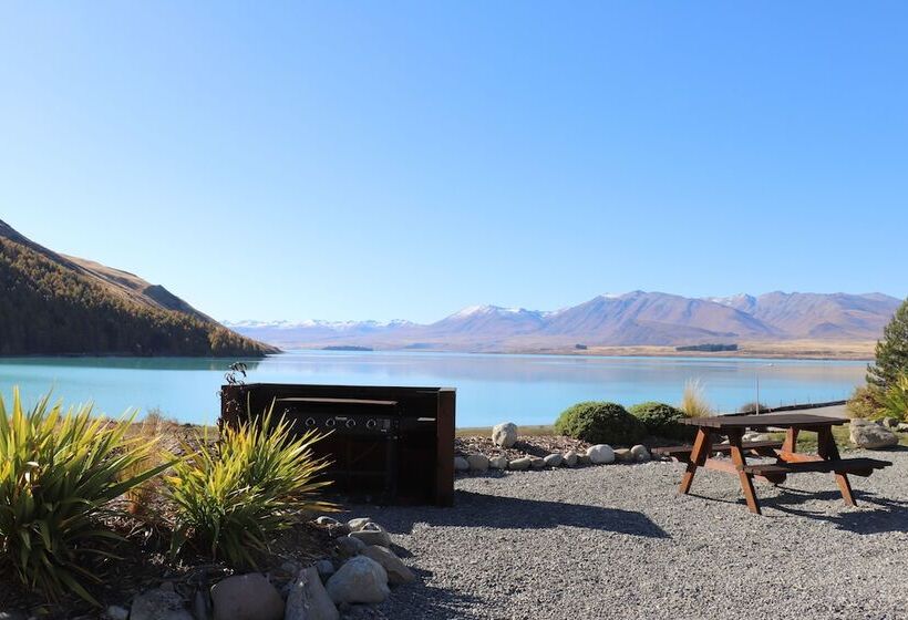 בית מלון כפרי Lakes Edge Holiday Park