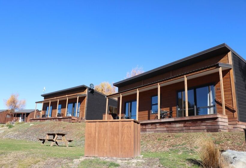 בית מלון כפרי Lakes Edge Holiday Park