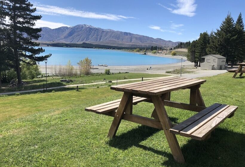 בית מלון כפרי Lakes Edge Holiday Park