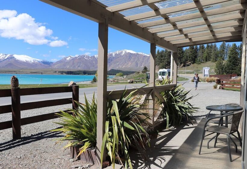 בית מלון כפרי Lakes Edge Holiday Park