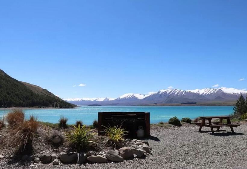 בית מלון כפרי Lakes Edge Holiday Park