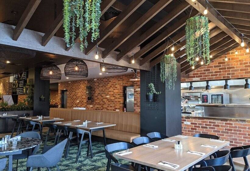 هتل Mantra Traralgon