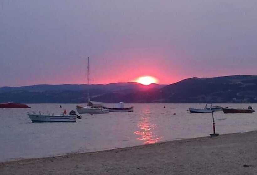 فندق Papanikolaou