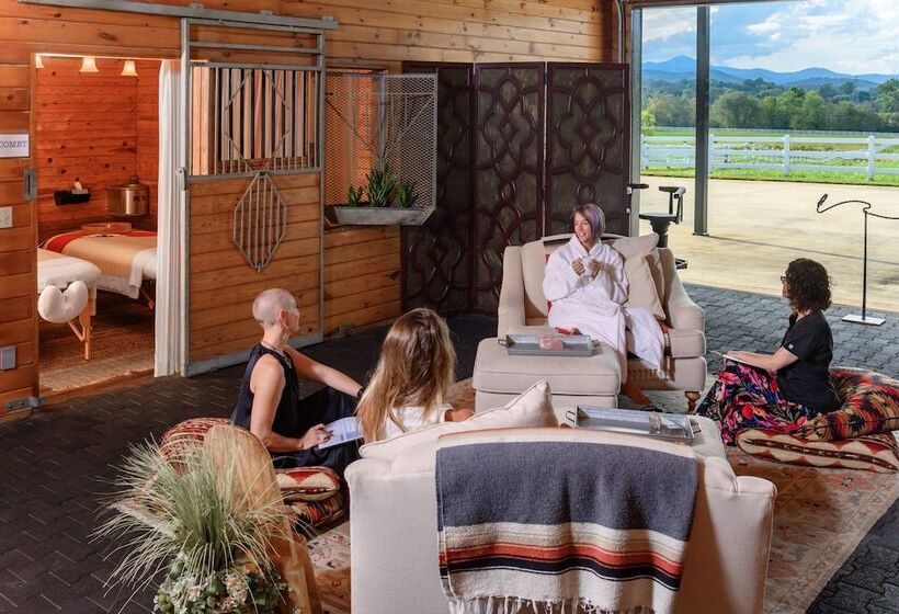 هتل روستایی The Horse Shoe Farm