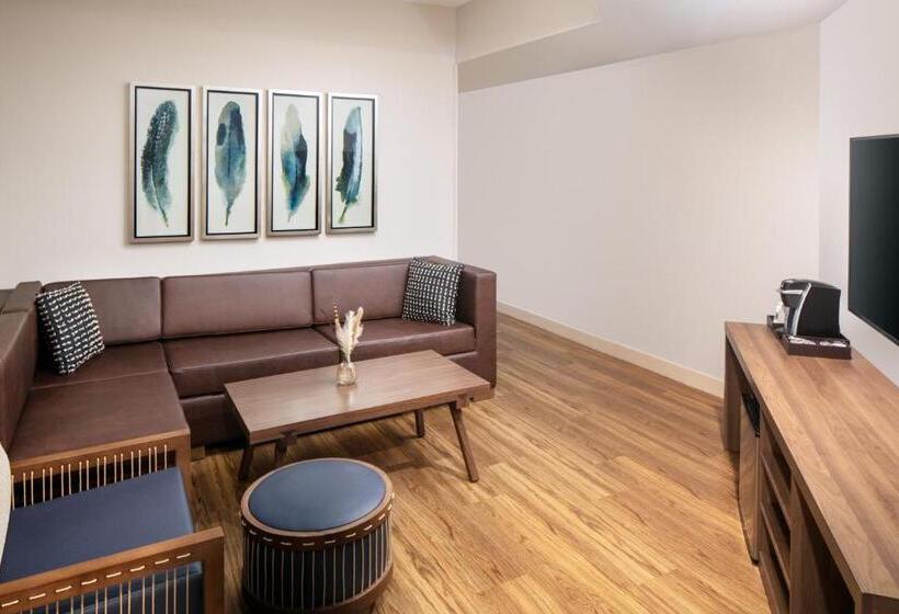 فندق Voco Saranac Lake Ny Waterfront, An Ihg