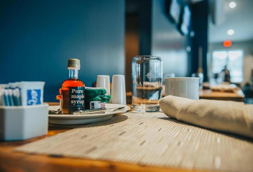 فندق Voco Saranac Lake Ny Waterfront, An Ihg