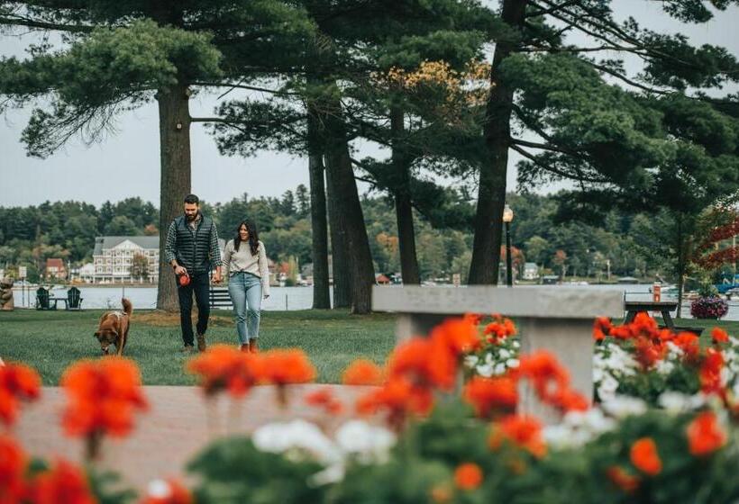 فندق Voco Saranac Lake Ny Waterfront, An Ihg