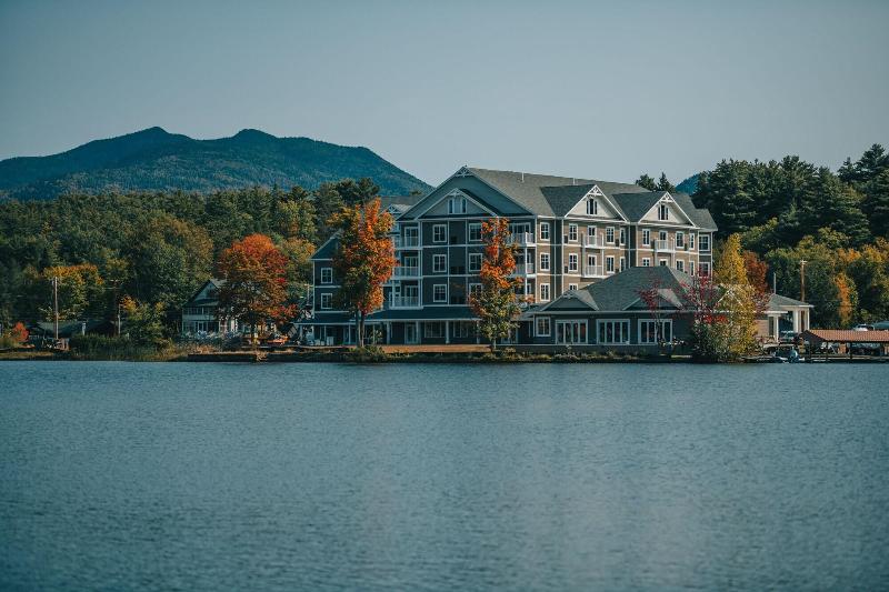فندق Voco Saranac Lake Ny Waterfront, An Ihg