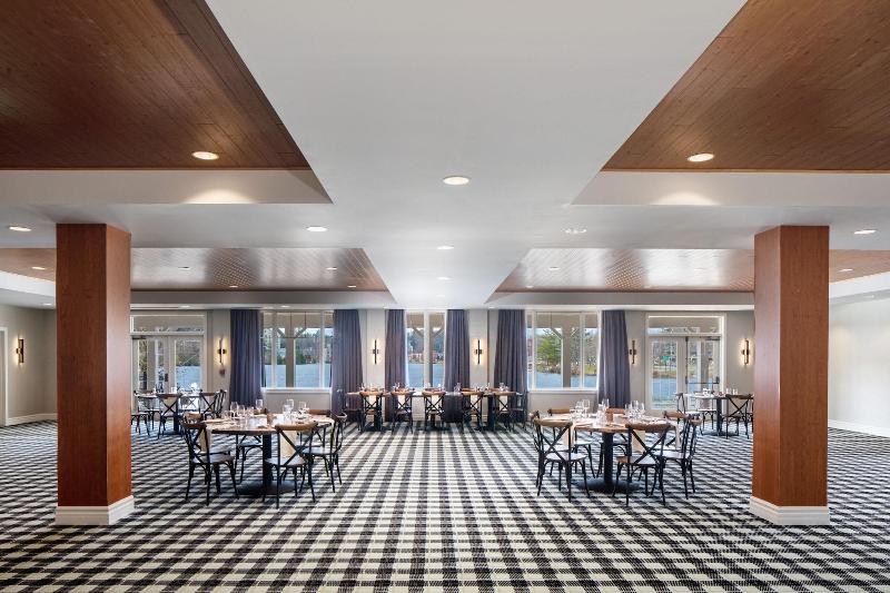 فندق Voco Saranac Lake Ny Waterfront, An Ihg