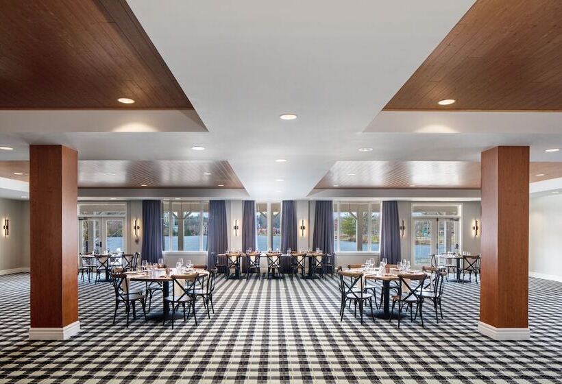 فندق Voco Saranac Lake Ny Waterfront, An Ihg