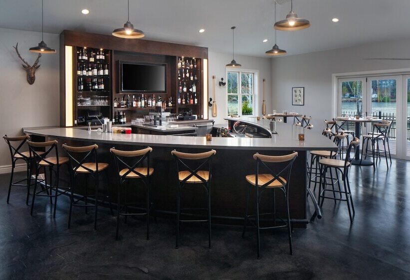 فندق Voco Saranac Lake Ny Waterfront, An Ihg