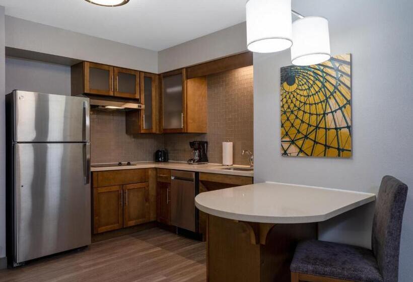 Отель Staybridge Suites   Sioux City Southeast, An Ihg