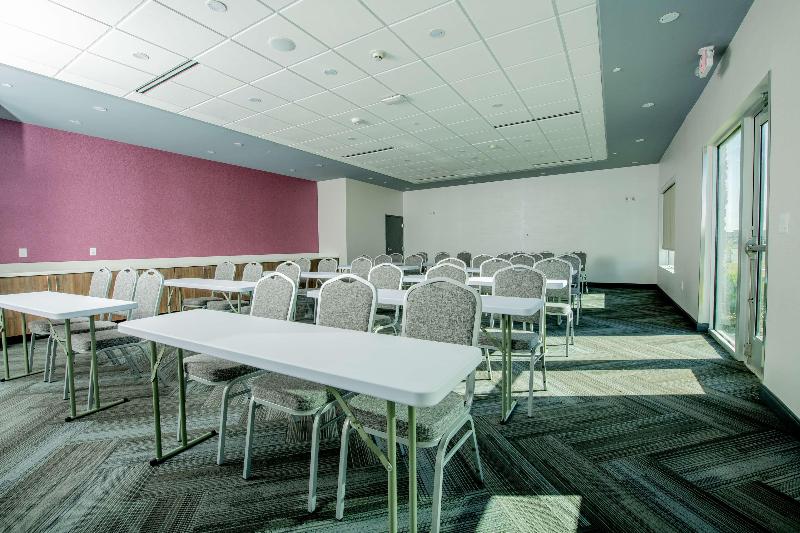 Отель Tru By Hilton The Colony Dallas