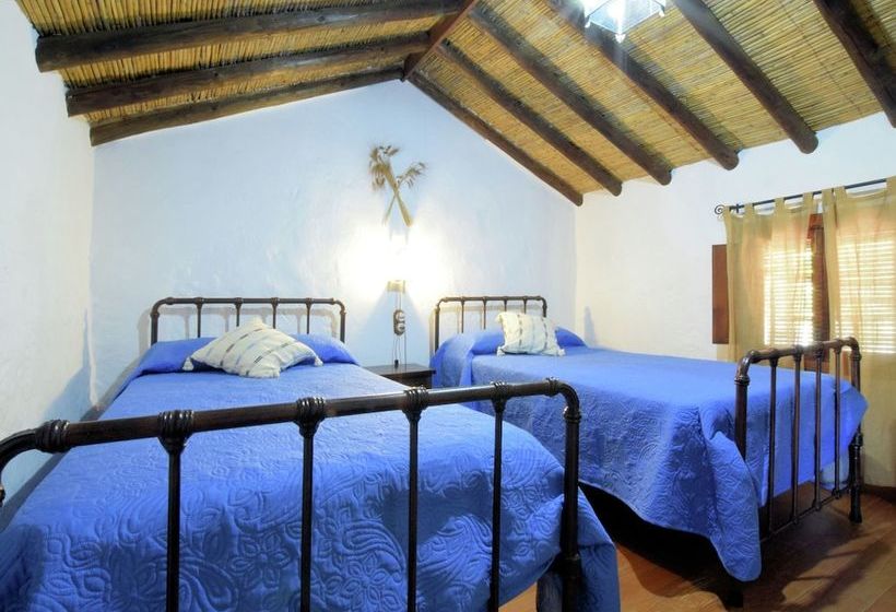 Lavish Cottage In Fuentes De Cesna With Pool