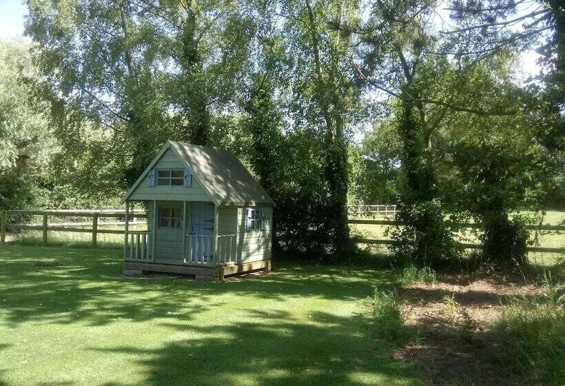 Lodge In Countryside With Fine Views
