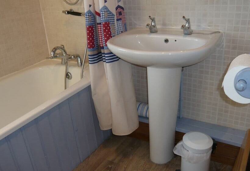 Lodge In Countryside With Fine Views