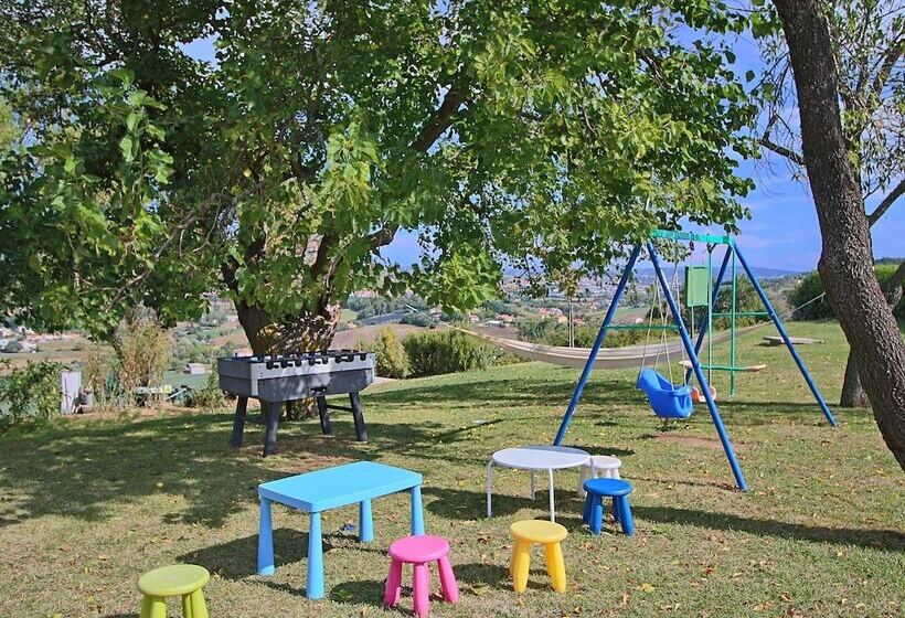 Luxurious Cottage With Swimming Pool In Montelabbate