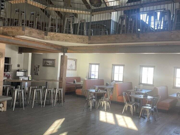 فندق على الطريق Challis Roadhouse