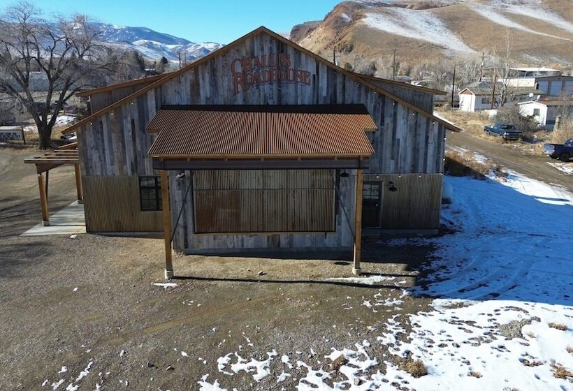 فندق على الطريق Challis Roadhouse
