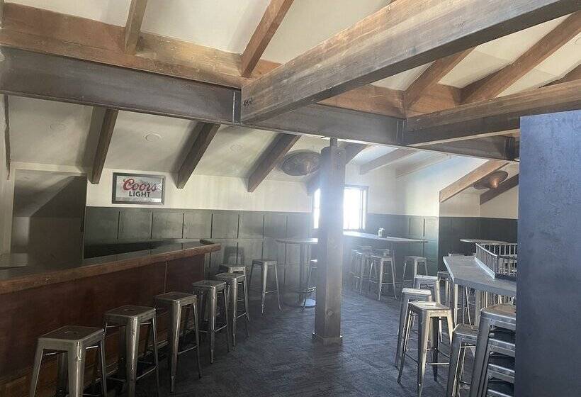 فندق على الطريق Challis Roadhouse