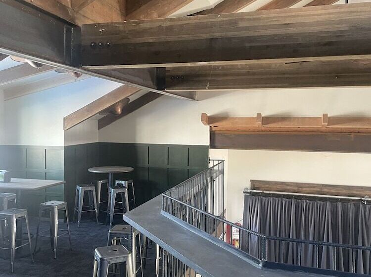 فندق على الطريق Challis Roadhouse