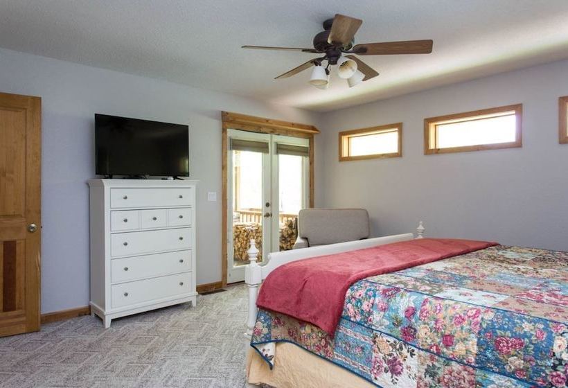 Mountain Lake Retreat