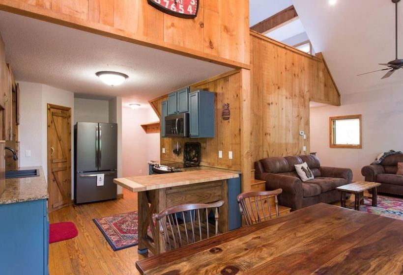 Mountain Lake Retreat