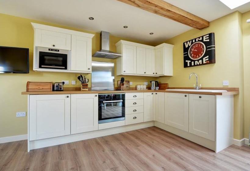 Peaceful Cottage In Reepham With Terrace