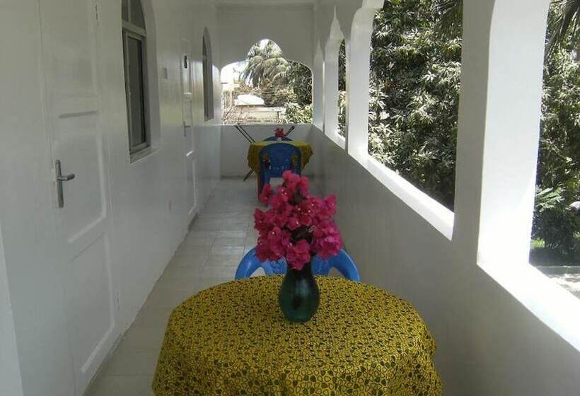 پانسیون One World Village Guesthouse