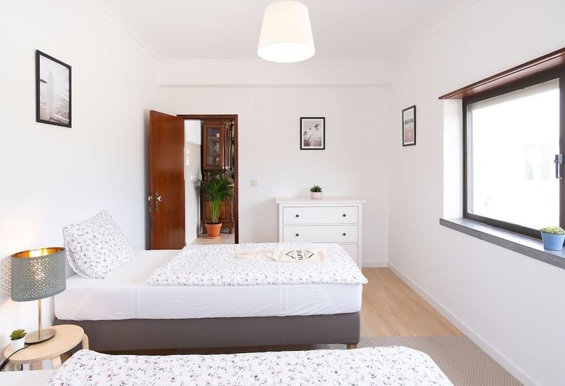 ペンション Rapture Surfcamps Ericeira