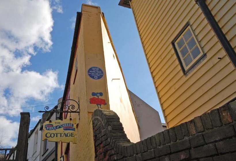 Quaint Cottage In Hastings With Garden