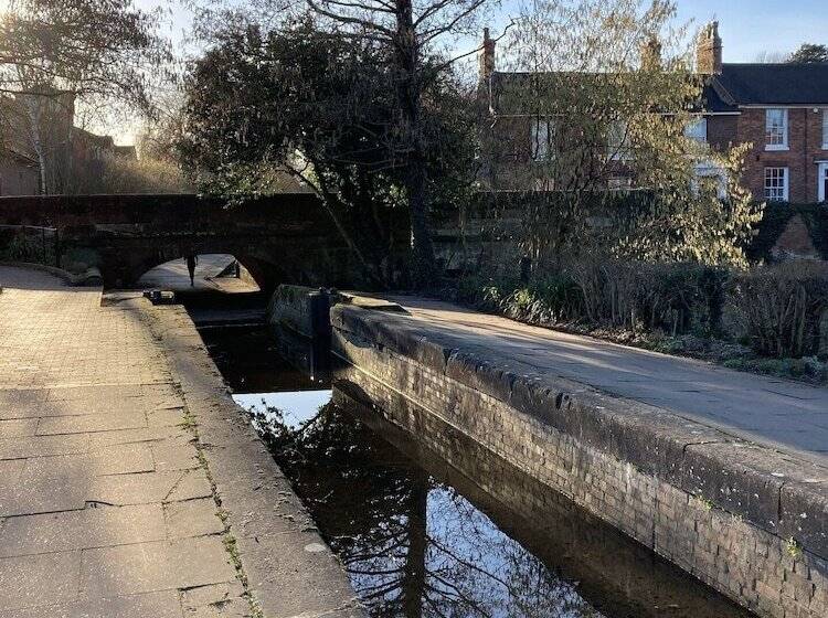 레지던스 3 Bed Broomfield Road Newport Shropshire