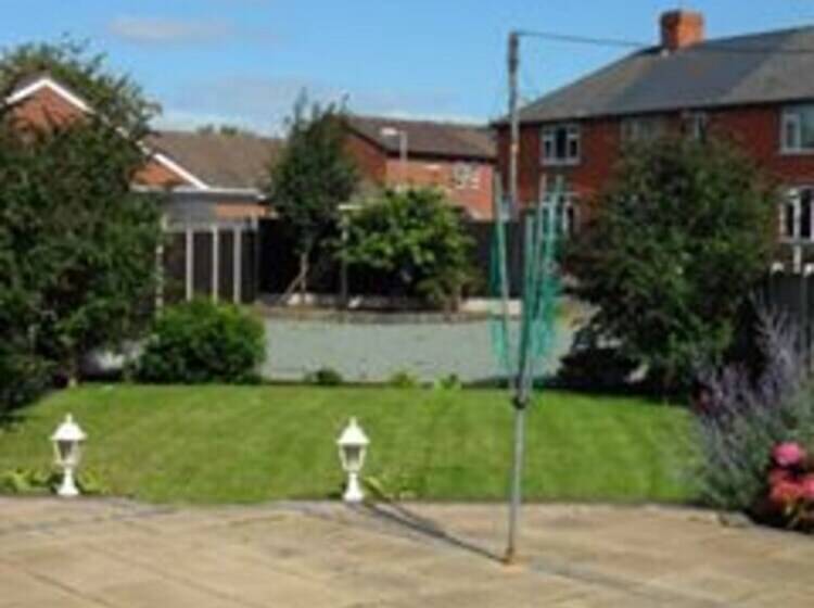 레지던스 3 Bed Broomfield Road Newport Shropshire