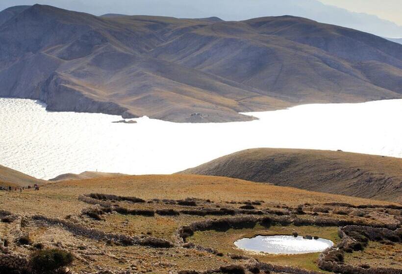 Spacious Apartment With Terrace & Garden Grill