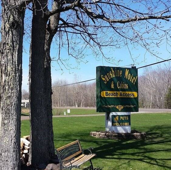 Sunshine Motel And Cabins