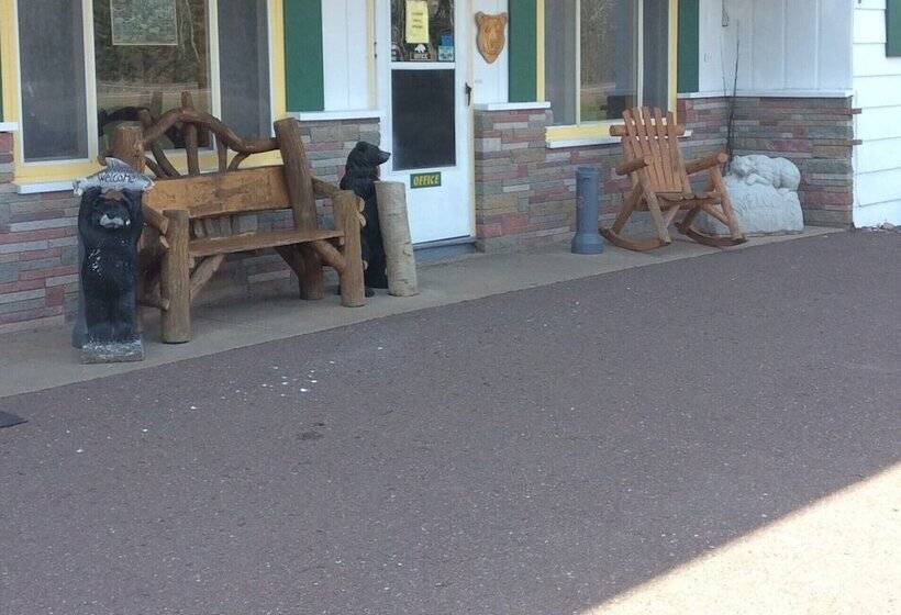 Sunshine Motel And Cabins