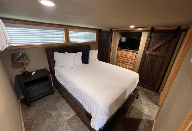 The Hideout Golf Club & Resort