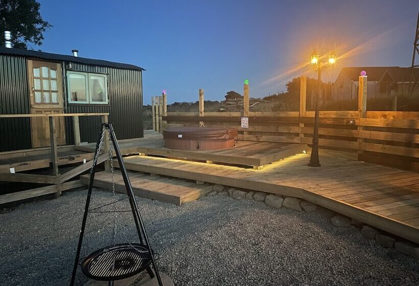 Trenewydd Farm Holiday Cottages