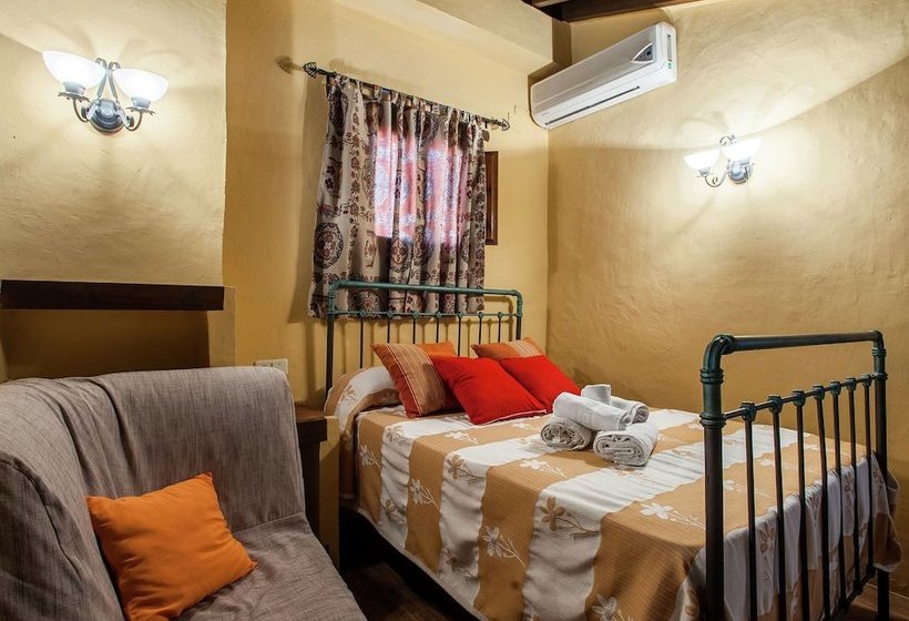 Vintage Farmhouse In Algarinejo With Terrace