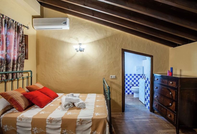 Vintage Farmhouse In Algarinejo With Terrace